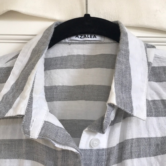 Gray and white stripe button down tank - Picture 2 of 3